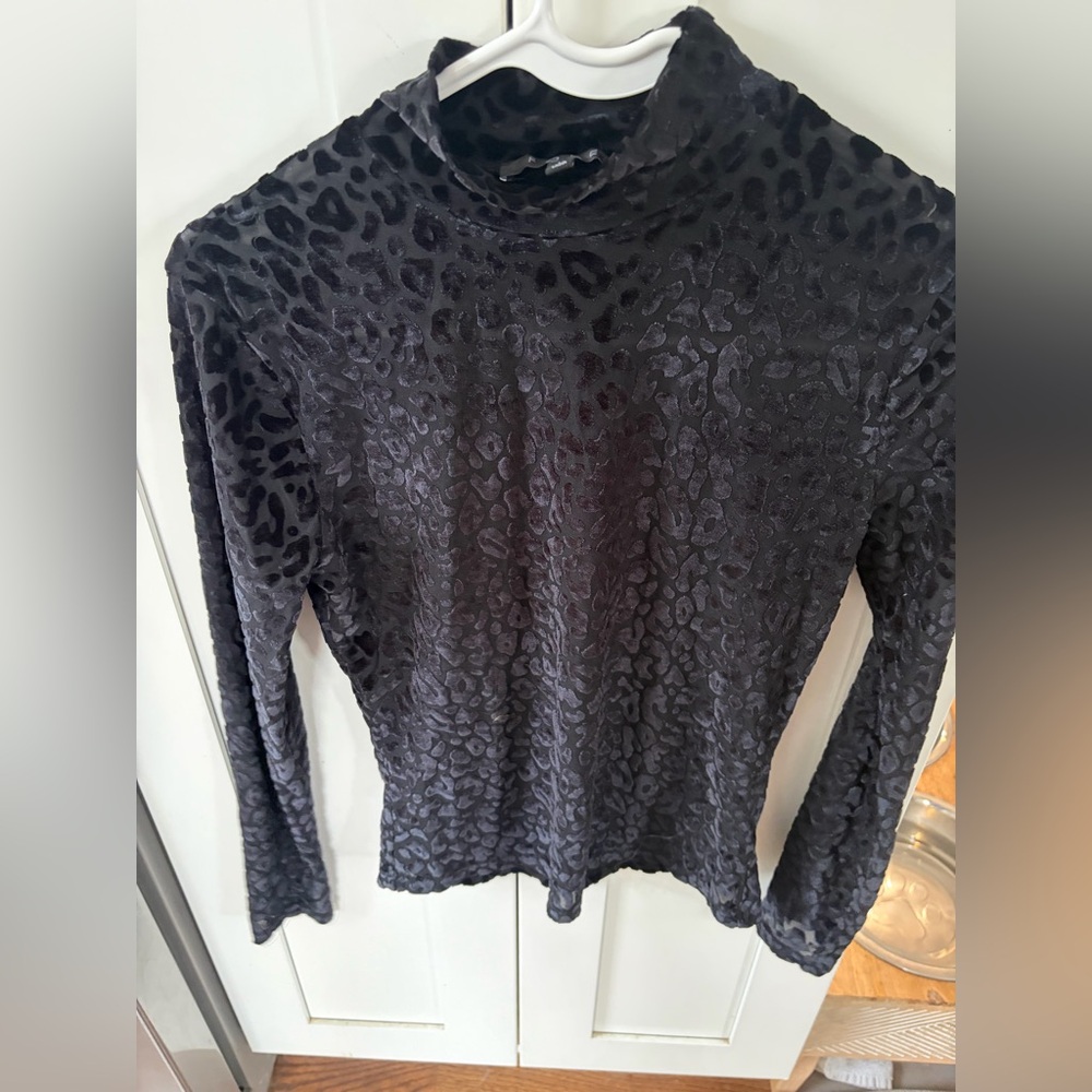 FORE Long Sleeve Velvet Leopard Print Top